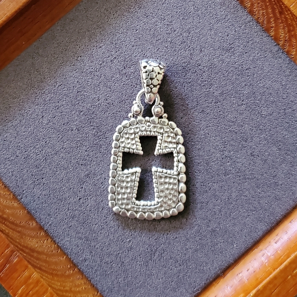 925‎ Sterling Silver Cross Pendant